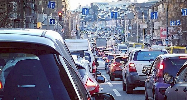 В Киеве обещают льготы за отказ от автомобиля в пользу метро